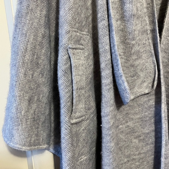 Vintage Lilly of California Acrylic Nylon  Hand Loomed Cape, Cloak, Made in USA - Picture 2 of 6